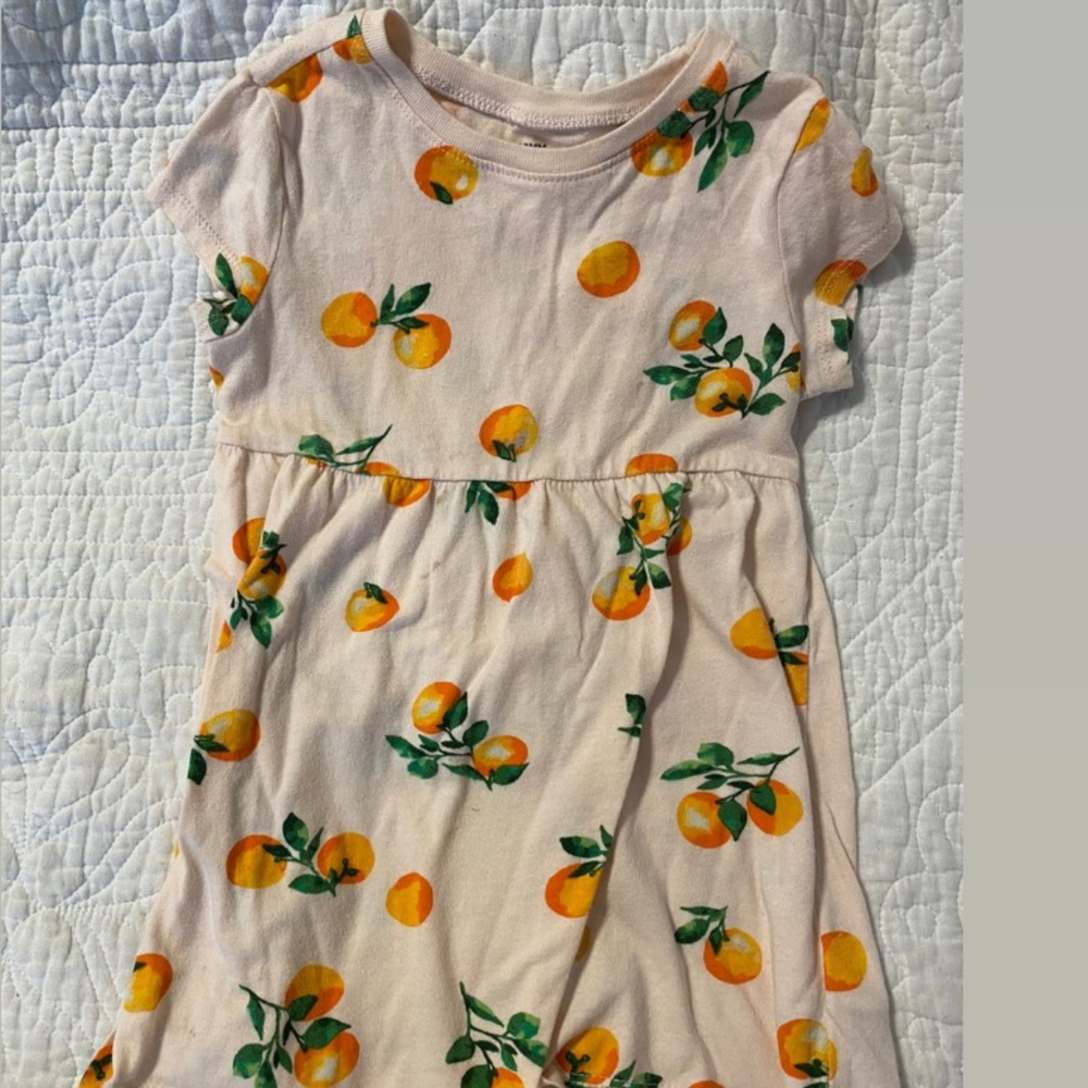 Lot-2 Old Navy (2T) dresses